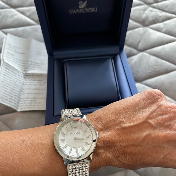 Piazza Crystal watch Swarovski - Picture 3 of 3